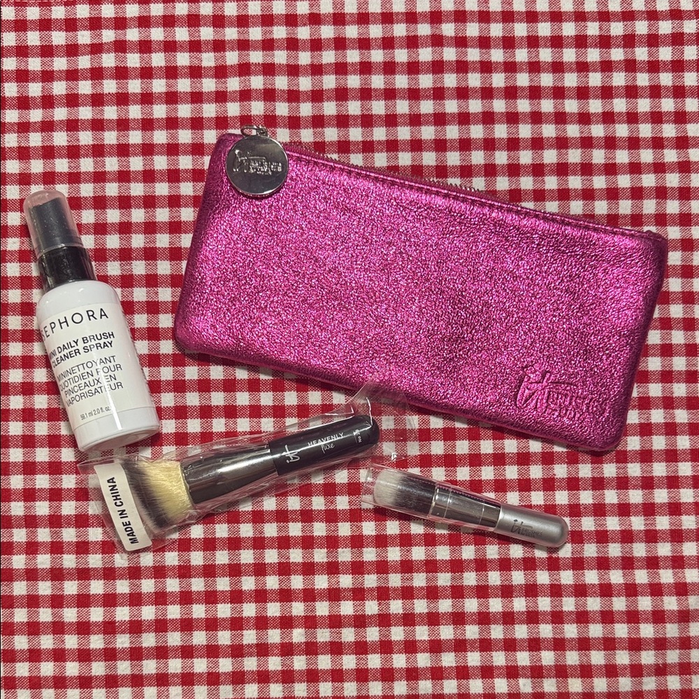Sephora brush cleaner with it brush set and  Shimmer Case